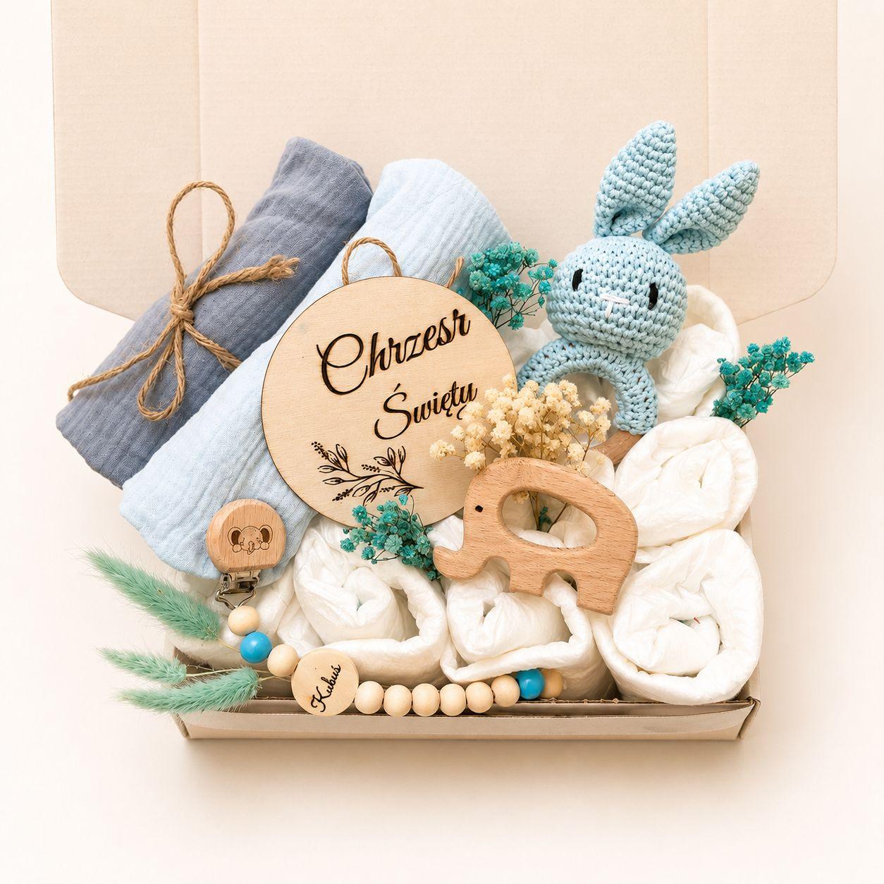 Zestaw na Chrzest Święty dla chłopca | Box z grzechotką, gryzakiem i personalizowaną pamiątką